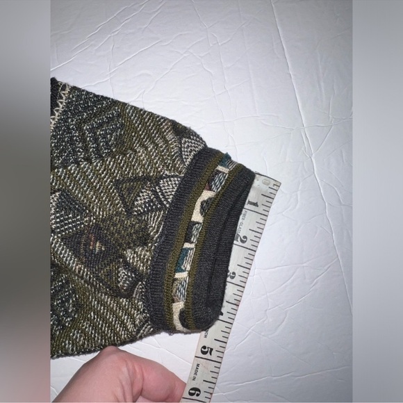 Vintage Tundra Patterned Sweater
Coogi look alike - Picture 6 of 8